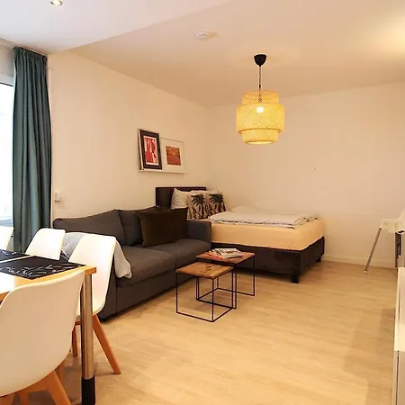 High-quality Near - Parking Space Apartment